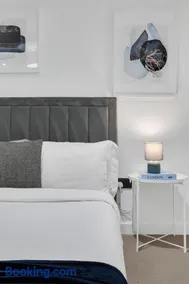 London Cosy 2 Bedroom Modern Suite Central, Excel, Stratford Wanstead Sleeps 4 - Image 5