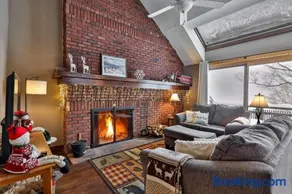 Sunrise Timberline 3BR ski in/ski out with fireplace, pool and hot tub - Image 1