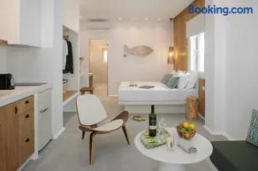 Hora Seaside Suites - Image 3