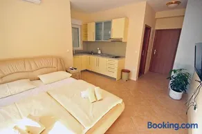 Villa Astra & Pinija - Image 5