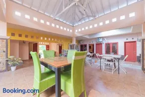 Urbanview Hotel Sany Cirebon - Image 2