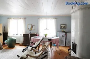 1800's Townhouse - Image 1