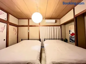 8 people can stay in a house - Image 2