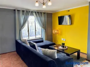 Unit 2 TraversHub Sleeps 6 Self-Catering Group Belhar, CT - Image 1