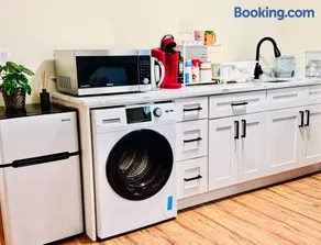 13 Mins to Downtown-Free Parking near Joyce Skytrain -2 Beds - Image 2
