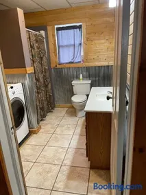 Sportsman Cabin - Image 2