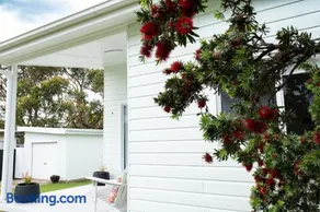 Bendy Beach House - Image 1