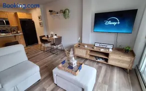 Modern 1br Apt, Up to 4 people, Steps to 17th Ave, Downtown & Stampede - Image 3
