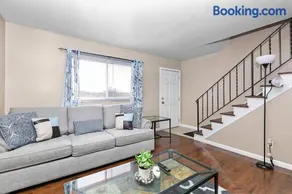 Cozy 2 bedroom apartment - Image 2