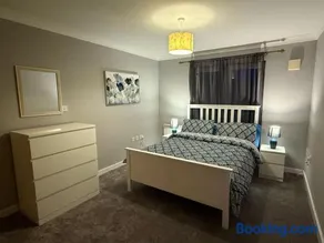 2 Bed - Sleeps 6 - Free Parking - Town Centre - Image 2