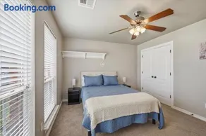 Family Friendly 3BR, Loft Office Near OKC - Image 1
