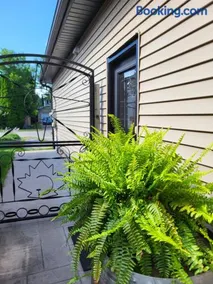 Cozy Suite with HOT TUB & Highspeed Internet - Image 1