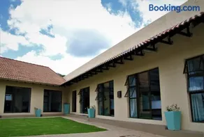 Mahem Manor Guesthouse - Image 2