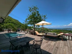 Baan Sahai Tone บ้านสหายโทน - Image 1