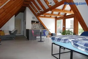 Attraente appartamento con terrazza | Ideale per il telelavoro - Image 1