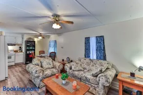 2BR + BBQ • Near Silver Springs + Add-On Room - Image 2