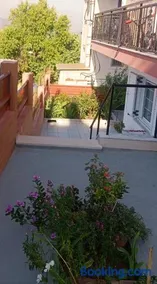 Ευρυχωρο ισόγειο διαμέρισμα - Image 2