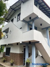 Penthouse Galle - Image 2
