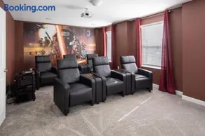 Vila 8 Bedrooms 5 bathrooms and theater room, golf course view - Image 1