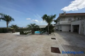 IRIS HOME Private Pool - Image 4