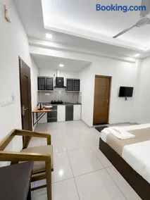 Hotel studio house - Image 4