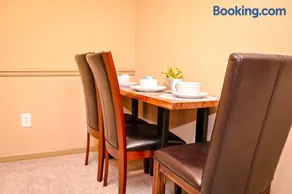 Easy Access 2beds,1bt luxury kingbed with pool sleeps 4 - Image 3
