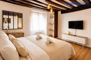 Cozy Parisian Nest - Image 1