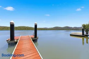 Dorathee Cottage - Pet Friendly - Absolute Waterfront - Image 2