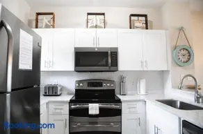 Crystal Waters - 2BR 3BA Private Villa - Image 4