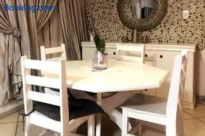 Modern style Apartment in Pretoria-Central - Image 2