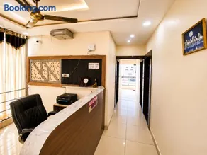 Hotel Tree - Image 1