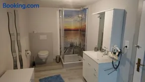 Agradable casa vacacional ideal para familias con barbacoa y jardín - Image 4