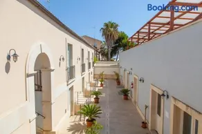Boutique Hotel Molo Santa Lucia - Image 1