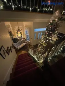 Exquisite Victorian - Image 4