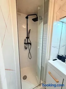 L'Interdite House - Limitless - Jacuzzi Cinema Love - Image 4