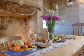 Rue Bertrand de Got - Image 2