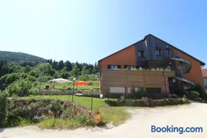 Ecogîte Saint-Prayel à Moyenmoutier, Gîte de groupe avec piscine, sauna, jeux - Image 2
