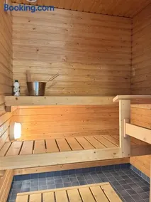 Lovely Stay near Airport, Sauna & Free parking - Image 3