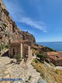 MonoLithos Inn - Image 4