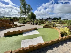 Lemon Tree Lodge, Dog Friendly, Free Hoburne Passes - Image 2