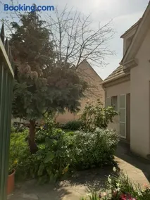 LE CLOS D'HERBLAY Chambres d'Hôtes - Image 2