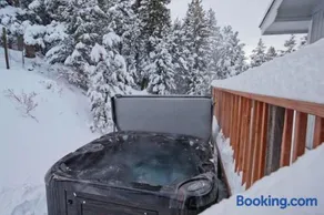 Mountain Top Getaway W Hot Tub - Image 5