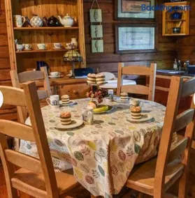 2 Bed Lodge - Sleeps 4 - Pets - Parking - Wifi - Image 3