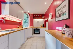 2 Bed in Tunstall oc-ivylod - Image 3