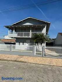 Ampla casa com 5 quartos e vista para o mar - Image 2