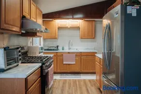 4BR-2BA St Paul Home Near Capital and Downtown - Image 3