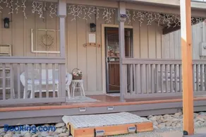 Sleeps 2 Private Entrance, Spa Tub, Near Casino - Image 1