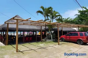 Quarto e Sala - 200 M. Praia dos Milionários - Image 4