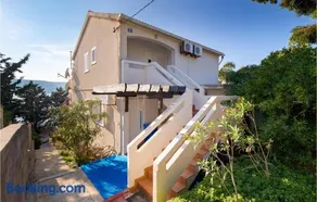 Cozy Apartment In Stara Novalja - Image 2