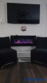 Tranquil studio oasis - Image 1